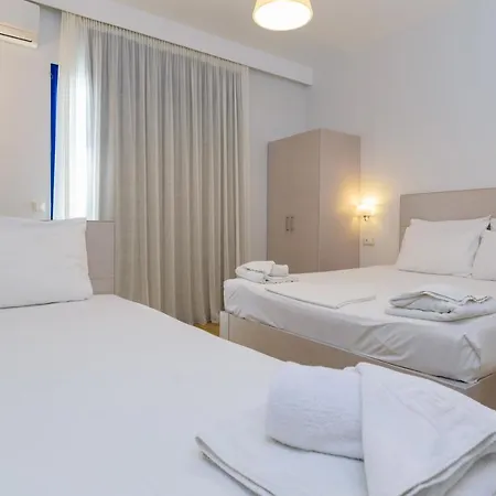 Kyma Inn Lutró
